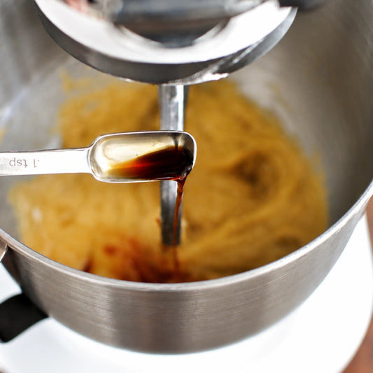 Rum Apito Flavouring Paste 1kg - Bakels
