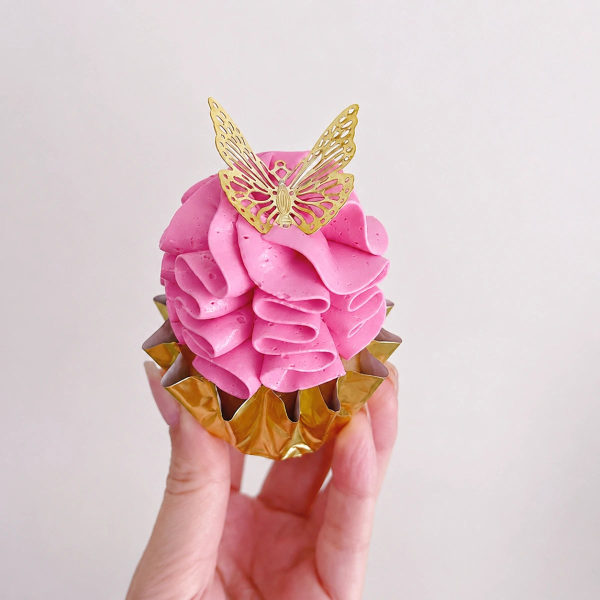 Gold 96 Cups Ripple Cupcake Liners - Moreish by Monica Cavallaro