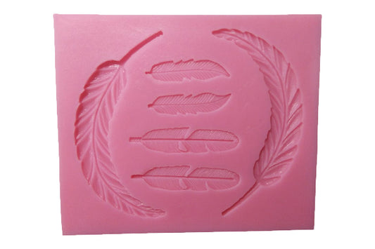 Feathers 1 - Iconic Cake Art