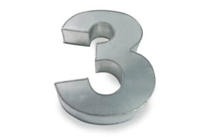 NUMBER-3-CAKE-TIN-–-10-INCH-–-HIRE-ONLY